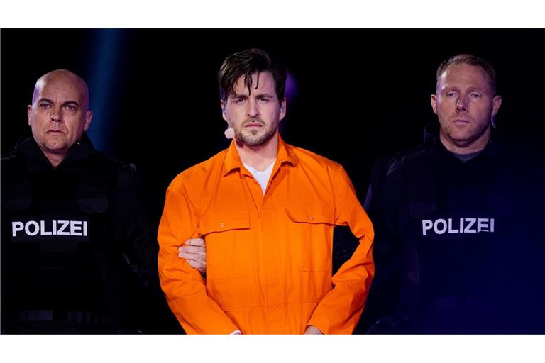 Die Inszenierung war immer betont modern: Hier wird Jesus (Alexander Klaws) von deutschen Polizisten vorgeführt. (Archivbild)