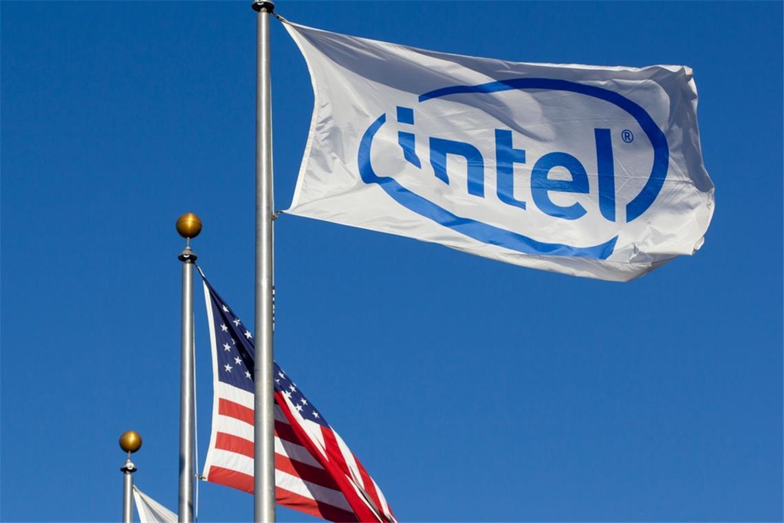 Warum steigt die Intel-Aktie? Die Intel-Aktie legt aktuell deutlich zu. Grund ist eine Milliarden-Investition von Softbank und Spekulationen über einen möglichen Staatseinstieg.