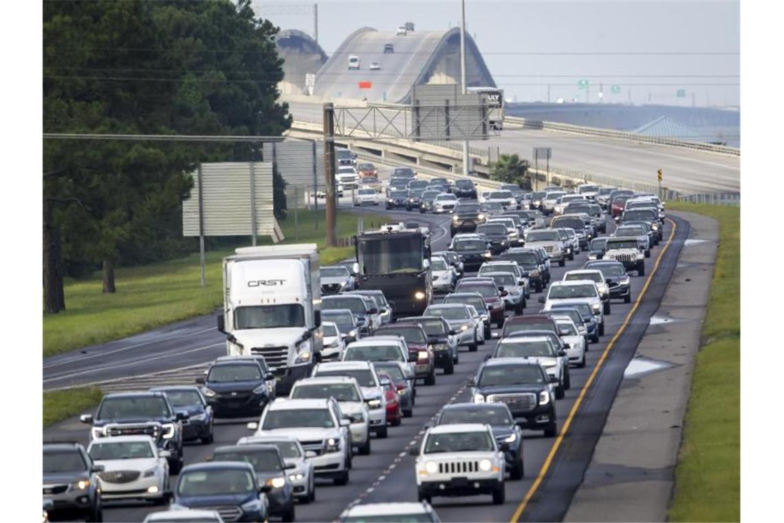 Die Interstate 10 an der Küste von Louisiana ist voll - Hurrikan „Ida“ naht. Foto: Scott Threlkeld/The Times-Picayune/The New Orleans Advocate via AP/dpa
