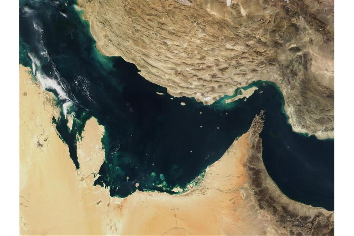 Iran setzt Tanker fest: Verwirrung um Herkunft des Schiffes Die iranischen Revolutionsgarden haben im Persischen Golf einen irakischen Tanker beschlagnahmt. Foto: The Visible Earth/NASA