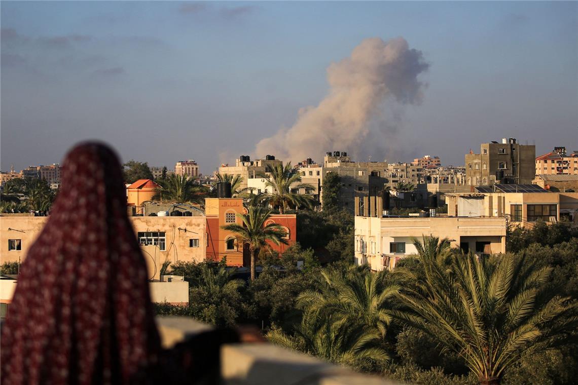 Netanjahu warnt Einwohner der Stadt Gaza: „verschwinden Sie" Die islamistische Terrororganisation Hamas hat katarischen und ägyptischen Vermittlern ihre Antwort auf den US-Vorschlag für eine Waffenruhe im Gaza-Krieg übermittelt.