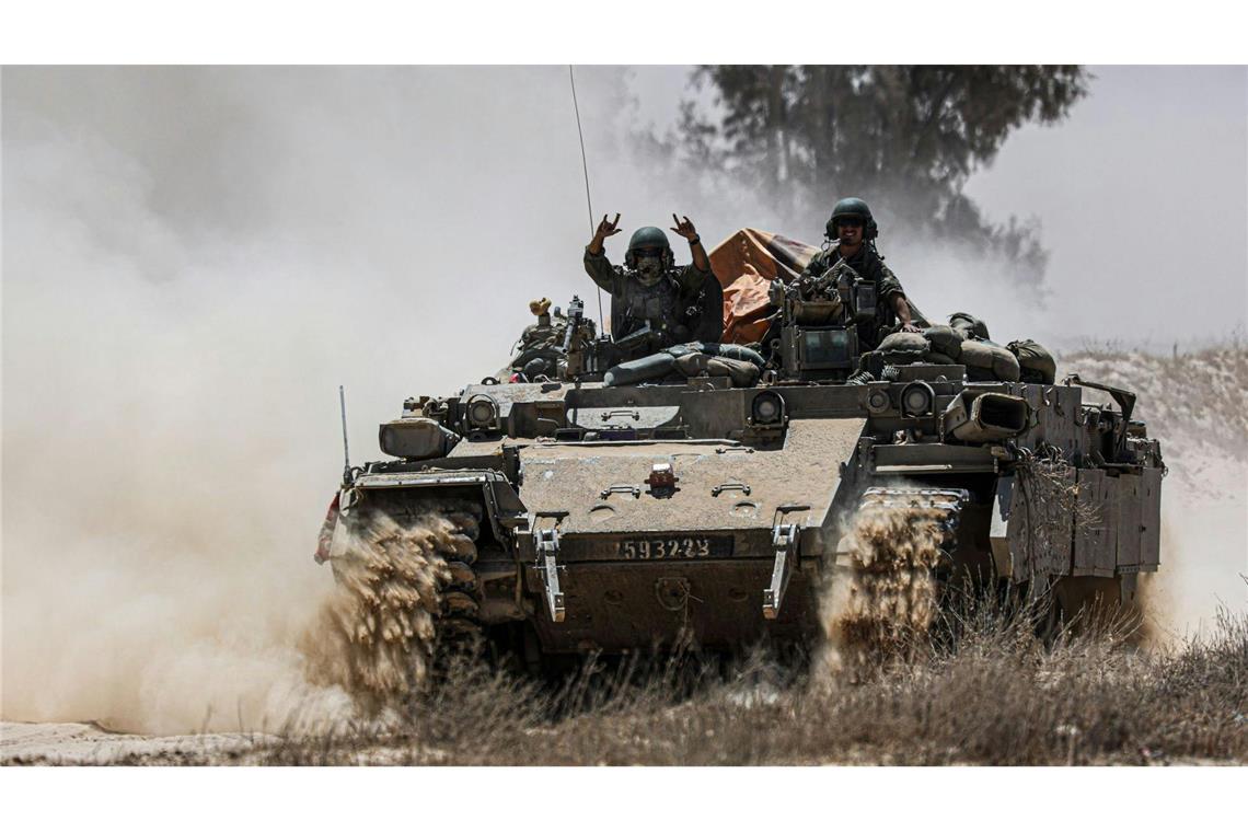 Netanjahu warnt Einwohner der Stadt Gaza: „verschwinden Sie" Die israelische Armee hat im Libanon nach eigenen Angaben mehrere militärische Anlagen der Hisbollah-Miliz angegriffen. (Archivbild)