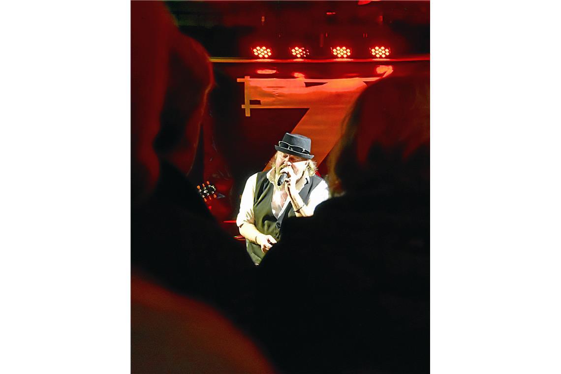 Die Jungs von 7 more days rocken das Sofis Plan B. mit Classic Rock vom Feinsten...