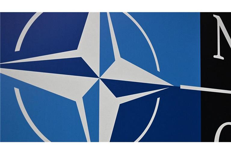 Die Justiz ermittelt gegen Mitarbeiter der Nato. (Symbolbild)