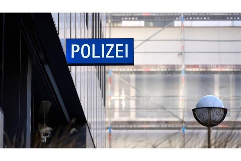 Die Justiz in Baden-Württemberg hat im vergangenen Jahr die Telekommunikation von Bürgern deutlich häufiger überwacht als im Vorjahr (Symbolfoto).