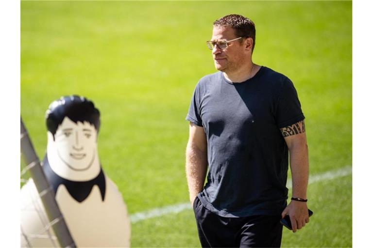 „Die Kaderplanung zieht sich länger hin als sonst üblich“, sagt Mönchengladbachs Sportdirektor Max Eberl. Foto: Marius Becker/dpa