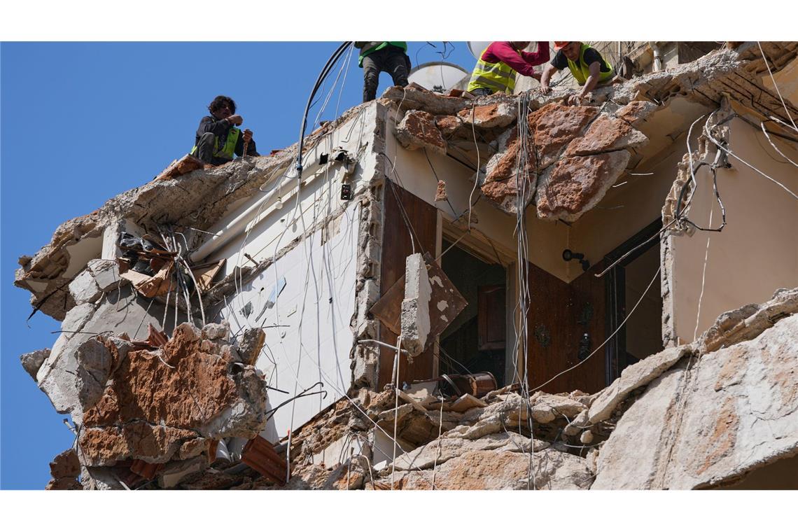 Die Kämpfe im Libanon gehen weiter, Gespräche zwischen Israel und der dortigen Führung sollen nun aber starten.