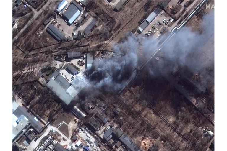 Die Kämpfe in der Ukraine gehen weiter. Schon bald könnten mehr Waffen aus der EU geliefert werden. Foto: Uncredited/Maxar Technologies/dpa