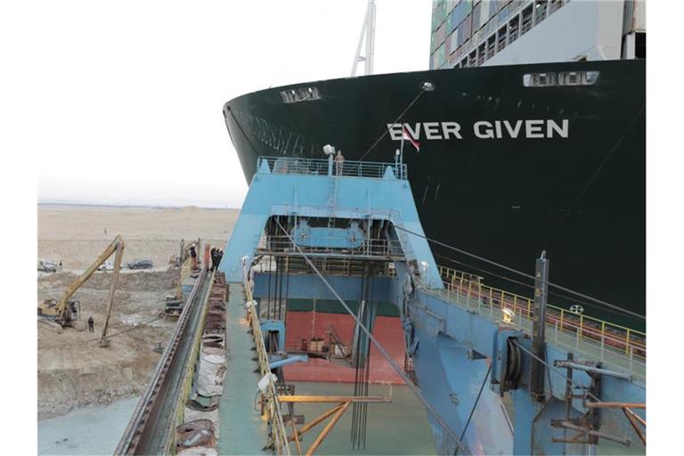 Die Kanalbehörde fordert wegen der tagelangen Blockade Schadenersatz in Höhe von einer Milliarde Dollar. Foto: Suez Canal Authority/APA Images via ZUMA Wire/dpa