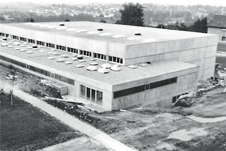 Die Karl-Euerle-Halle kurz vor ihrer Fertigstellung und der Eröffnung am 25. September 1971. Foto: BKZ-Archiv