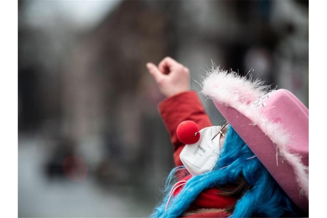 Düsseldorf verschiebt Rosenmontagszug auf den 8. Mai Die Karnevalisten in Düsseldorf hoffen auf den Mai. Foto: Fabian Strauch/dpa