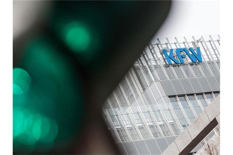 Die KfW zählte Unternehmen, die nicht mehr als 500 Millionen Euro jährlich umsetzen, zum Mittelstand. Foto: Frank Rumpenhorst/dpa