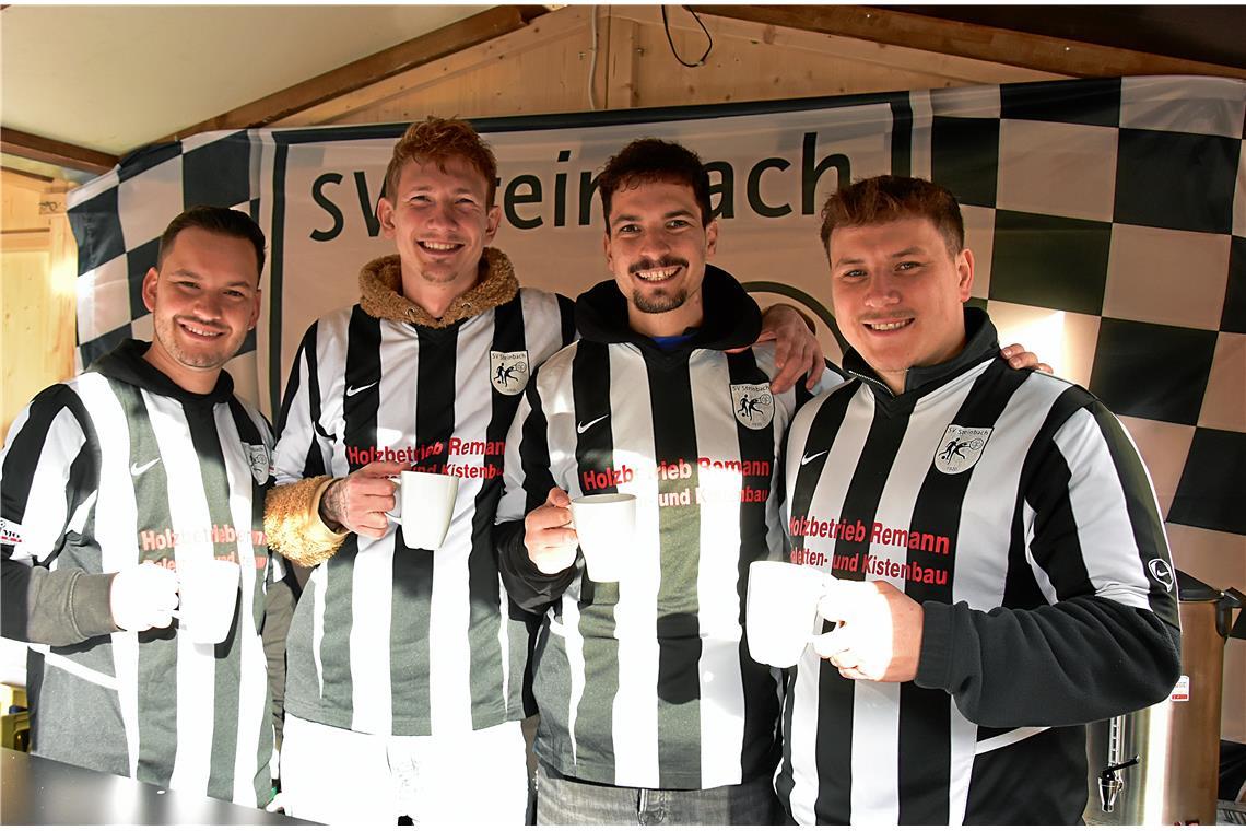 Die Kicker des SV Steinbach in ihrem Stand. Weihnachtsmarkt in Backnang 2025. 42...