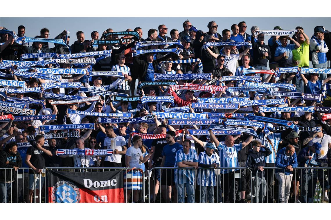 Die Kickers-Fans machten das Pokalspiel zum Heimspiel.