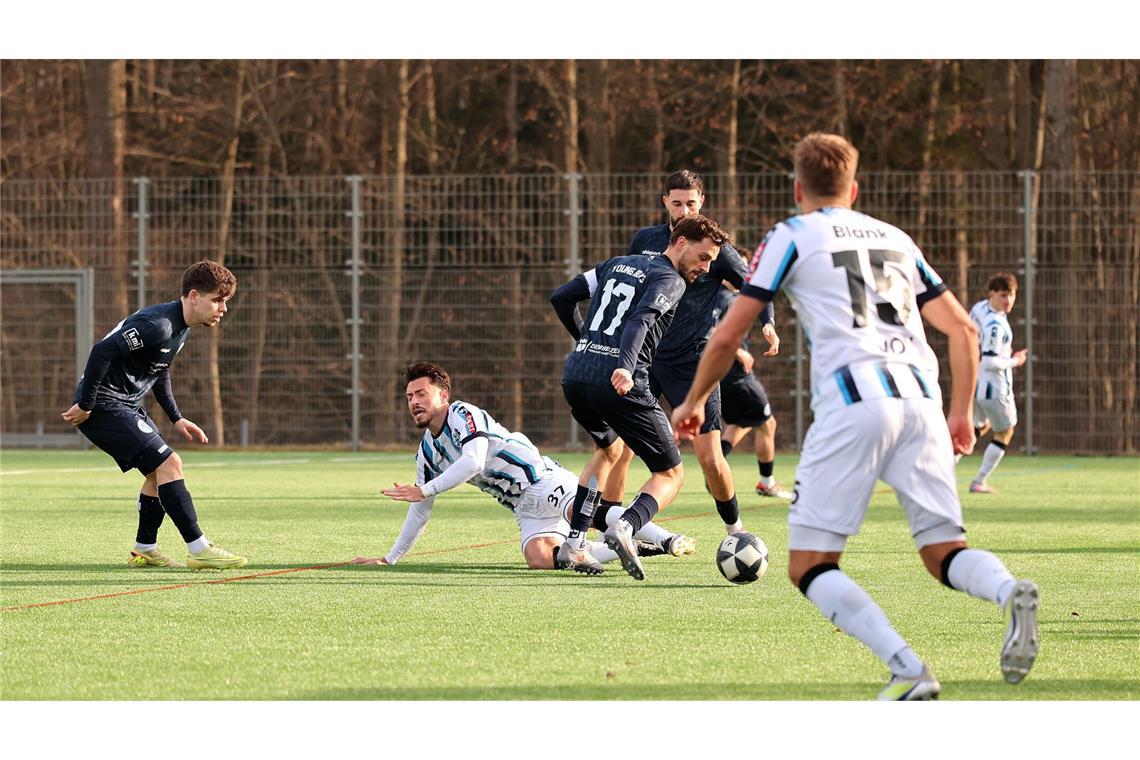 Nach 0:3 noch 4:3 – Kickers gewinnen Test gegen Young Boys Reutlingen