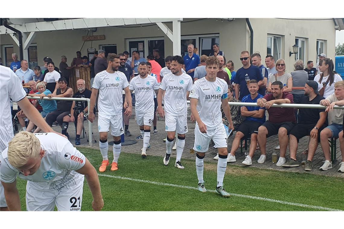 So lief der Test beim TSV Aubstadt Die Kickers spielten gegen Aubstadt ganz in Weiß. Foto: SVK/Zinser.