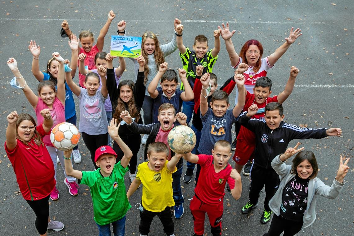 Die Klasse 4b der Plaisirschule Backnang bejubelt den Sieg in der Schulklassenwertung. Foto: A. Becher