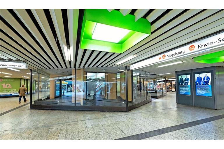 Die Klett-Passage soll  attraktiver gemacht werden. Die Räume der ehemaligen BW-Bank-Filiale, die leer stehen, verschwinden allerdings gänzlich.