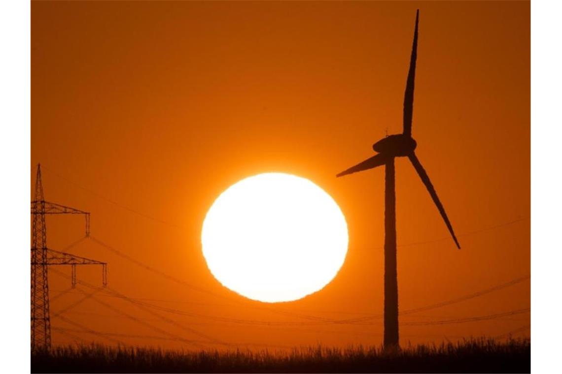 Die Klima-Allianz fordert unter anderem einen beschleunigten Ausstieg aus fossilen Brennstoffen und Klimaneutralität bis 2040. Foto: Julian Stratenschulte/dpa