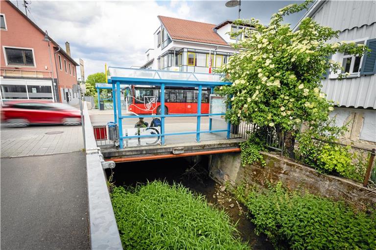 Die Klöpferbachbrücke in Großaspach wird abgerissen. Wann genau, das ist allerdings noch offen. Archivfoto: Alexander Becher