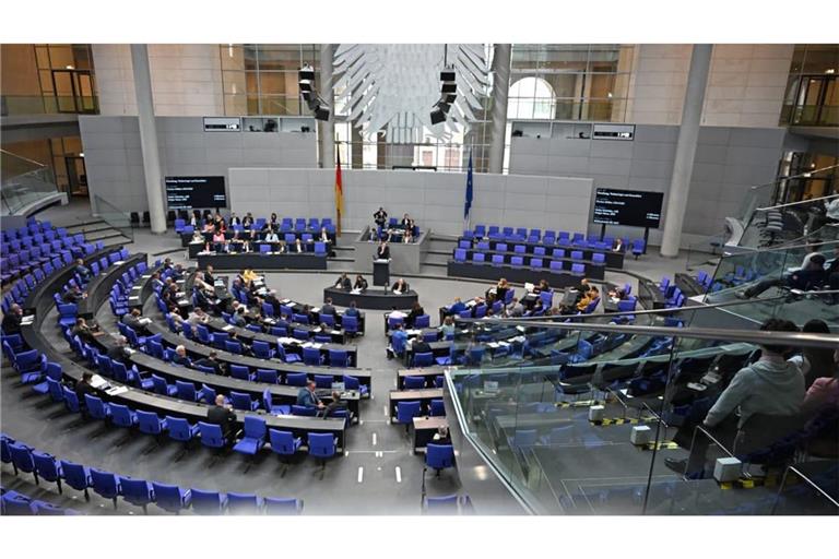 Die Koalition ringt darum, ob Bundestagsabgeordnete künftig in die gesetzliche Rentenkasse einzahlen sollen.