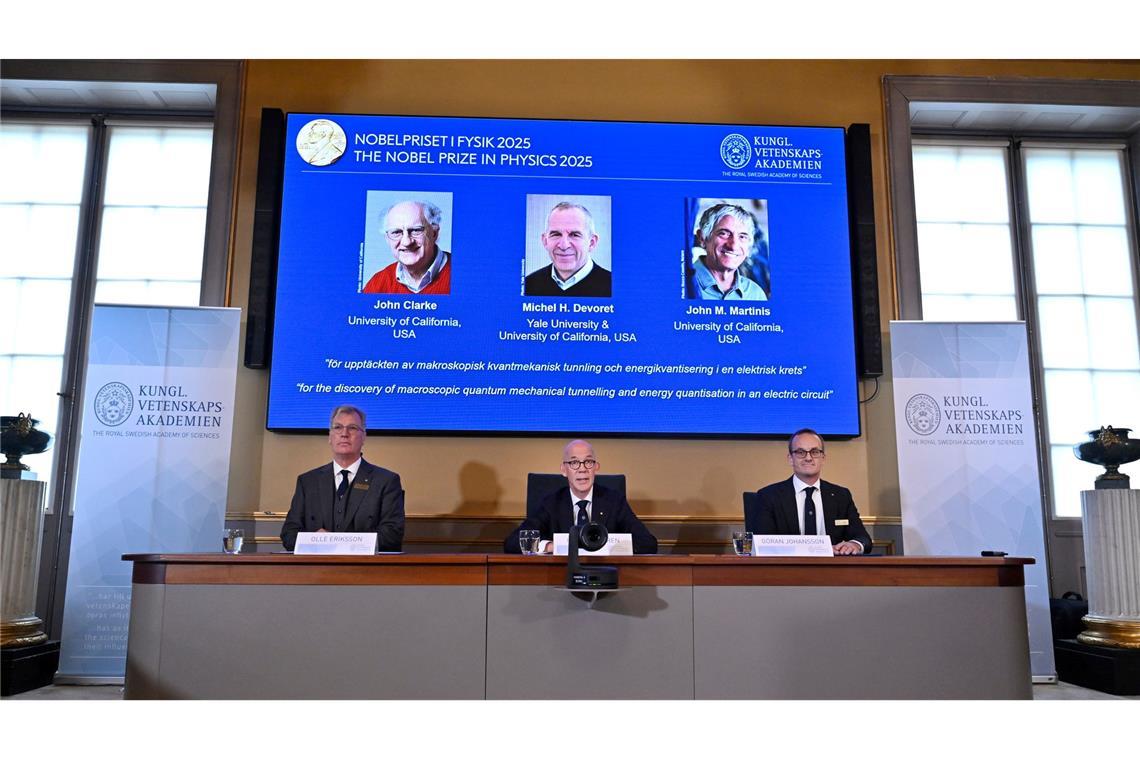 Tunneln gibt es nicht nur beim Fußball Die Königlich-Schwedische Akademie der Wissenschaften hat die diesjährigen Physik-Nobelpreisträger verkündet.