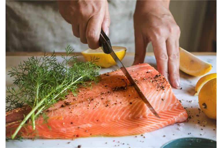 Die Kombination aus Lachsforelle und Wirsing erhält durch Ingwer einen Frischekick. (Symbolbild)