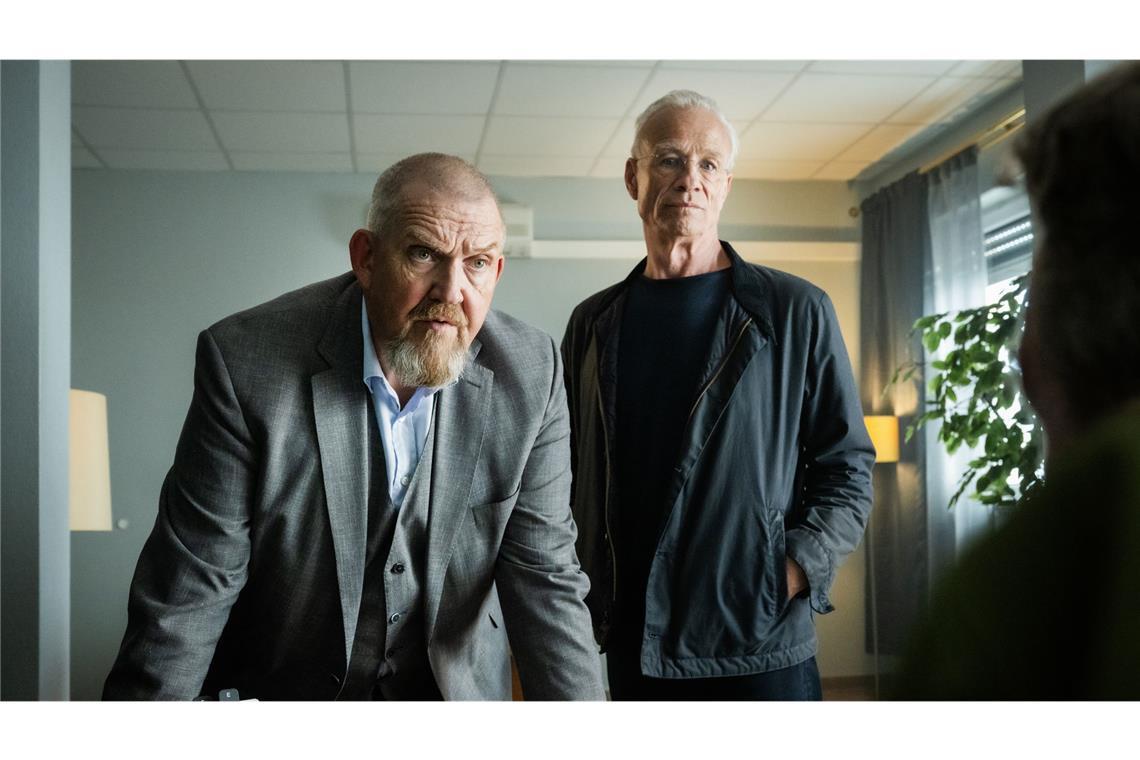Da oben im siebten Stock Die Kommissare Freddy Schenk (Dietmar Bär, li.) und Max Ballauf (Klaus J. Behrendt) unterhalten sich mit dem Geschäftsführer des Großraumpuffs.
