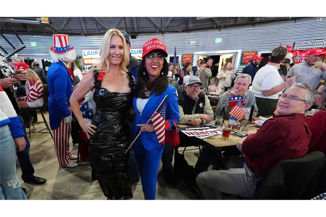 Der Maga-Look der Trump-Frauen: Wenn Stil politisch wird Die Kongressabgeordnete Boebert (rechts) ist für ihr aggressives Auftreten bekannt. (Archivbild)