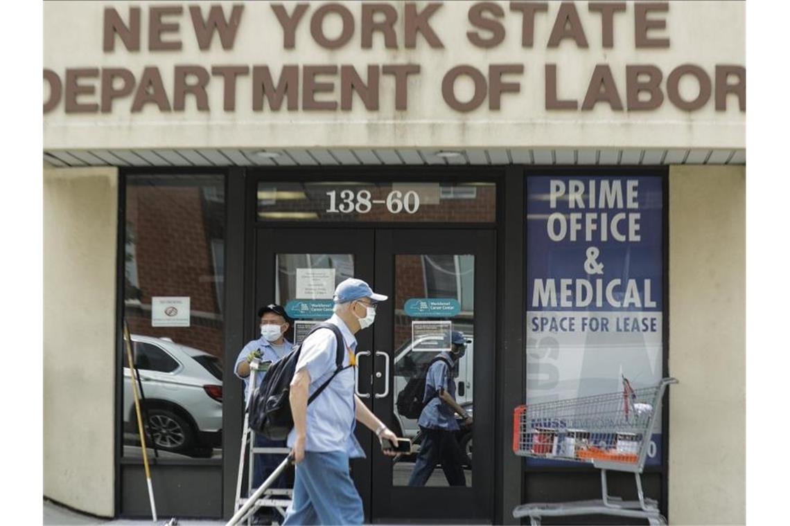 Beispielloser Konjunkturabsturz in den USA Die Konjunktur in den USA ist coronabedingt so stark eingebrochen wie noch nie. Foto: Frank Franklin Ii/AP/dpa/Symbolbild
