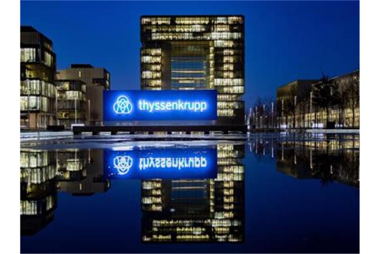 Die Konzernzentrale in Essen: Thyssenkrupp mit steckt seit langem in der Krise. Foto: Marcel Kusch/dpa