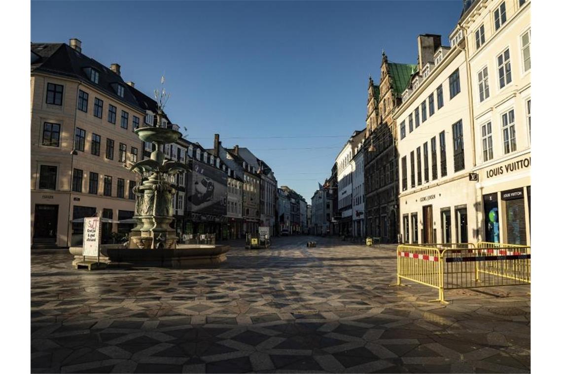 Dänemark: Variante B.1.1.7 in mehr als jeder vierten Probe Die Kopenhagener Fußgängerzone Stroeget ist aufgrund der Corona-Maßnahmen nahezu menschenleer. Foto: Emil Helms/Ritzau Scanpix/dpa/Archivbild