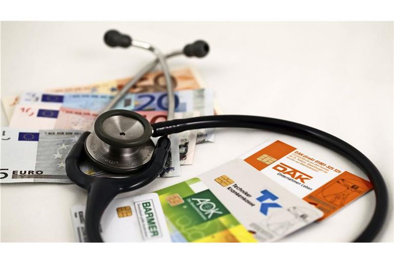 Die Kosten für Versicherte könnten schon zum Jahreswechsel wieder steigen.
