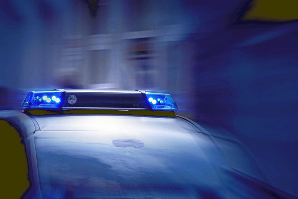 Mann spricht Mädchen auf dem Schulweg an Die Kriminalpolizei sucht nach der Passantin, die eingegriffen hat. Symbolfoto: pattilabelle/stock.adobe.com