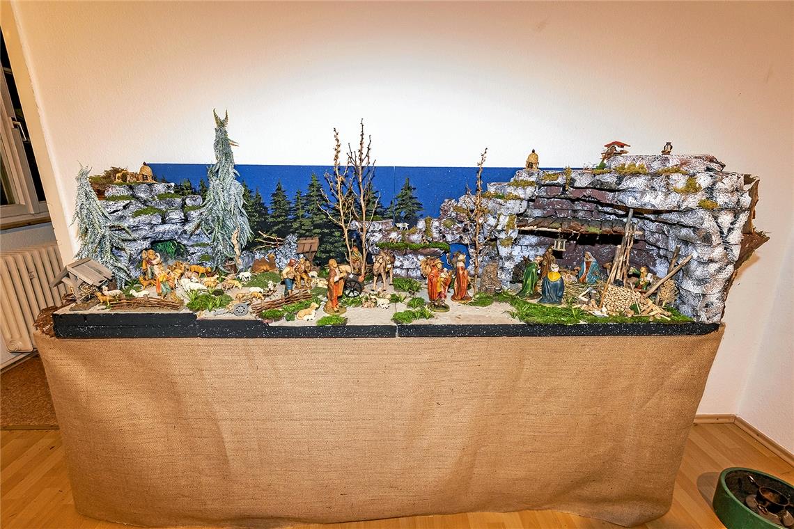 Krippen aus aller Welt im Heimatmuseum Althütte Die Krippen haben ganz unterschiedliche Dimensionen.