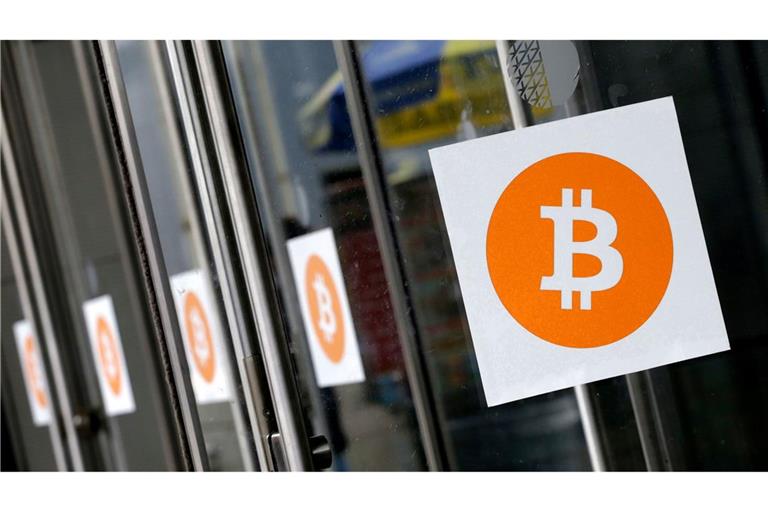Die Kryptowährung Bitcoin ist über 88.000 Dollar gestiegen (Symbolbild)