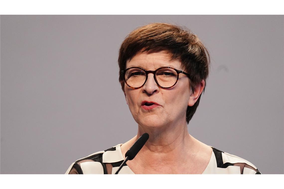 SPD-Frauen wollen Esken als Parteichefin oder Ministerin Die künftige Rolle von Saskia Esken in der SPD ist umstritten.