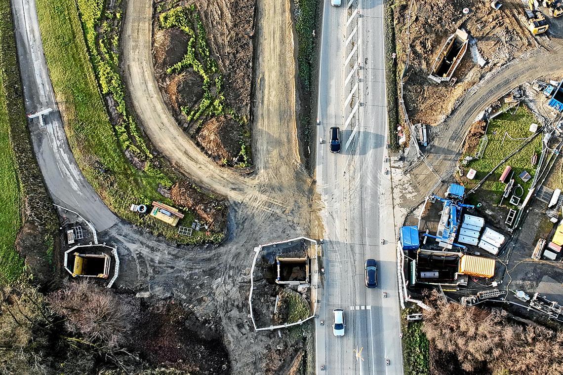 Die Länge der Bohrung unter der B14 hindurch ist durchaus überschaubar, aber die Technik spielte nicht mit.