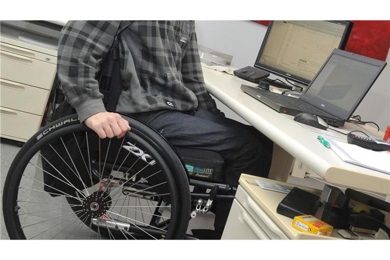 Die Landesverwaltung solle Vorbild bei der Einstellung Schwerbehinderter sein, mahnen die Gewerkschaften.