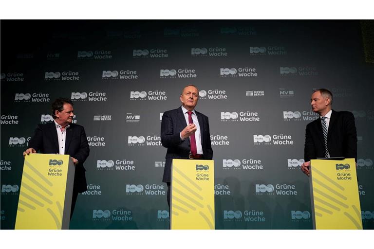 Die Landwirtschaft steht zu Beginn der Agrarmesse Grüne Woche unter Druck.