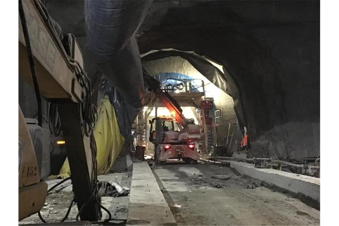 Bund will gegen Österreichs Fahrverbote klagen Die langfristige Lösung: Arbeiten in der westlichen Hauptröhre des Brenner-Basistunnels, der etwa ab 2028 die Tiroler Täler und Dörfer entlasten soll. Foto: Matthias Arnold
