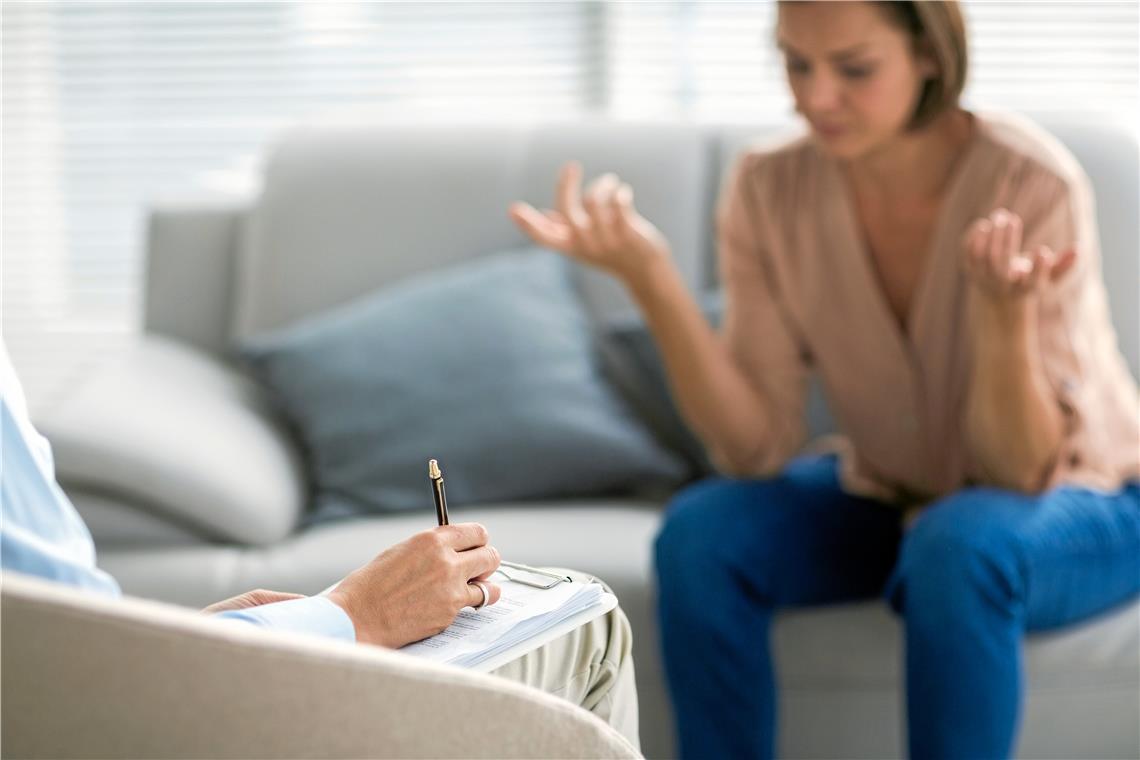 Zu wenige Therapieplätze im Rems-Murr-Kreis Die langwierige Suche nach einem Psychotherapeuten kann Betroffene psychischer Erkrankungen zusätzlich belasten. Symbolfoto: WavebreakMediaMicro – stock.adobe.com