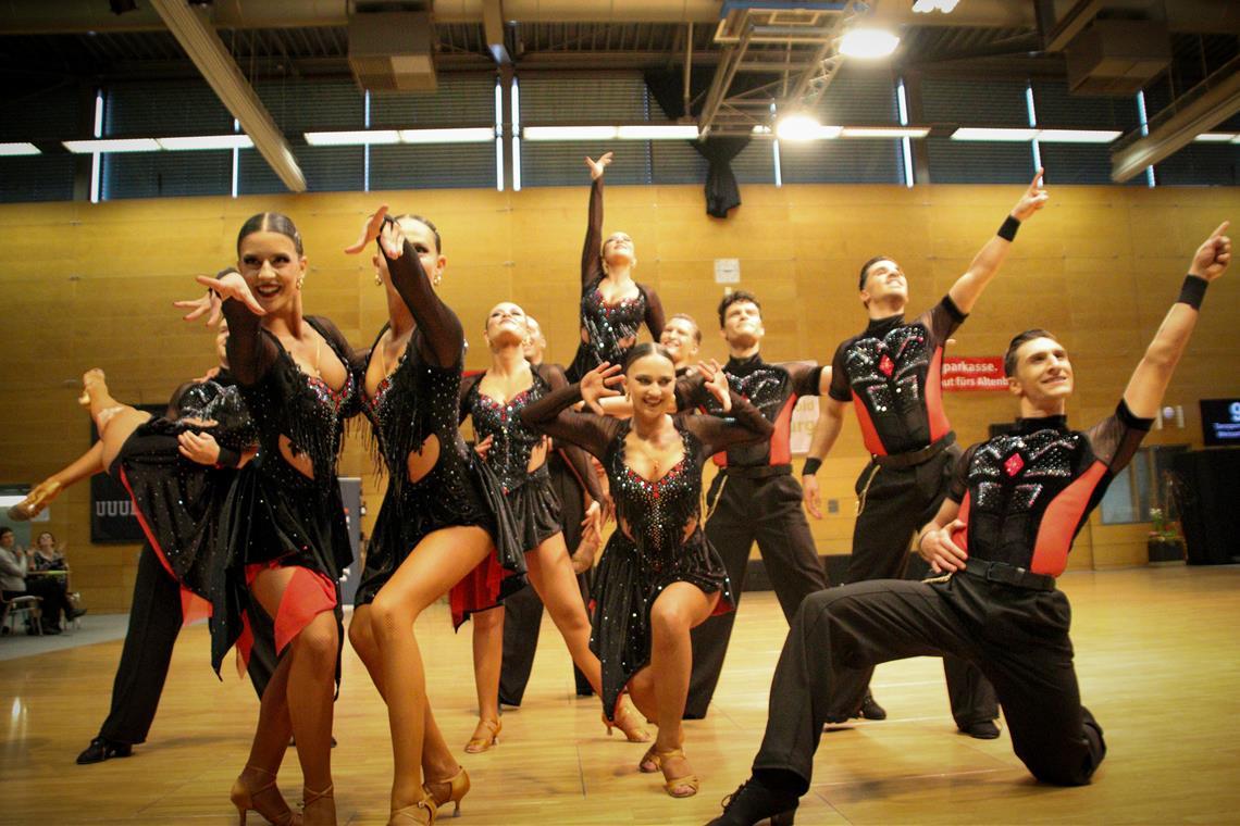 Die Lateinformation des Tanzsportzentrums Weissacher Tal führt derzeit die Tabelle der 2.Bundesliga Süd souverän an. Foto: TSZW