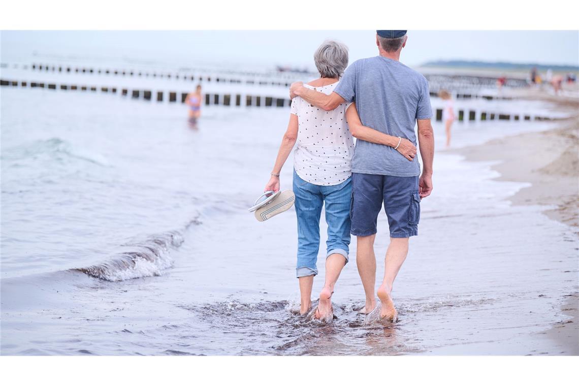 Die Lebenserwartung liegt 2024 fast genau auf dem Niveau von 2014, wie aus der Antwort der Regierung hervorgeht. (Symbolbild)