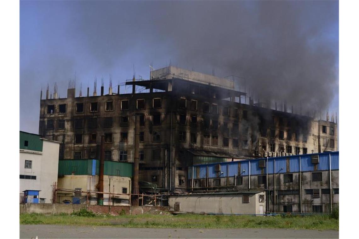 Die Lebensmittelfabrik: nur noch eine Ruine. Foto: Mahmud Hossain Opu/AP/dpa