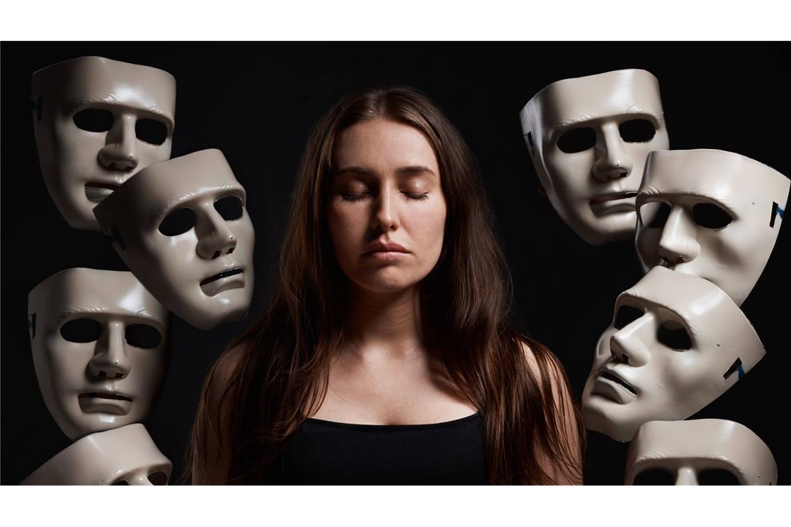 Neue Behandlungsmethode für Menschen mit Schizophrenie erfolgreich Die Lebensqualität von Menschen, die unter Schizophrenie leiden und Stimmen hören, ist häufig erheblich eingeschränkt. Forscher haben nun eine wirksame Therapiemethode gefunden.