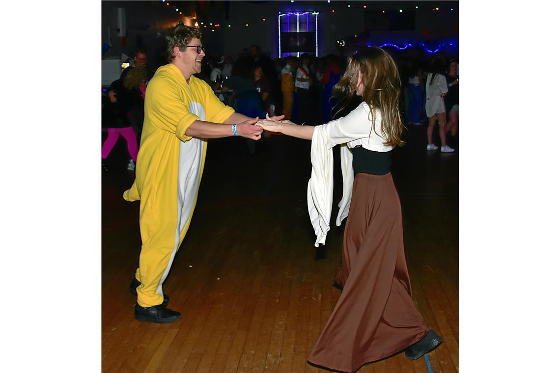 Die legendäre Blau-Weiß-Party des TV Sulzbach/Murr in der Festhalle. Eine ausgel...