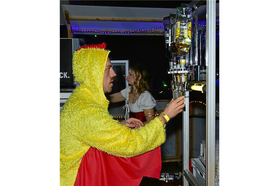 Die legendäre Blau-Weiß-Party des TV Sulzbach/Murr in der Festhalle. Eine ausgel...