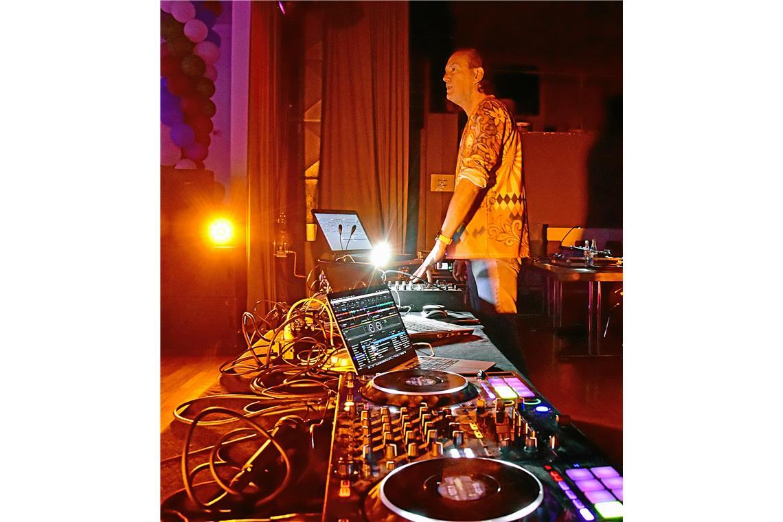 Die legendäre Blau-Weiß-Party des TV Sulzbach/Murr in der Festhalle. Eine ausgel...