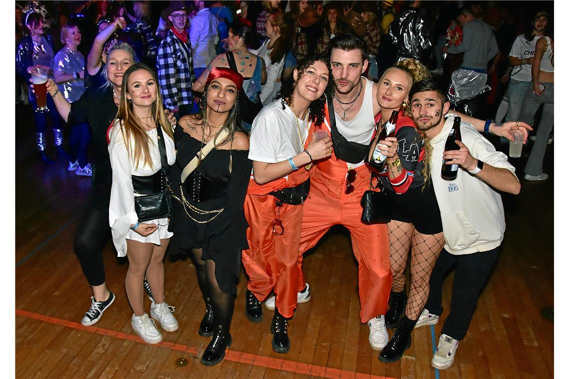 Die legendäre Blau-Weiß-Party des TV Sulzbach/Murr in der Festhalle. Eine ausgel...